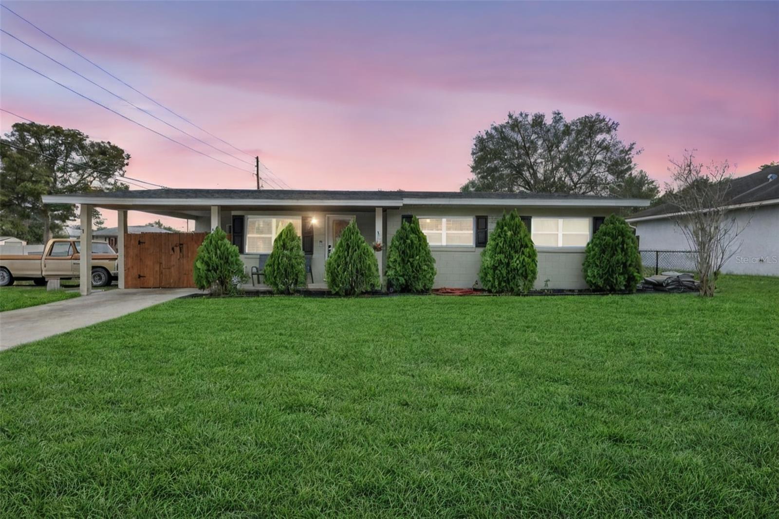 120 E Holly Dr, FL