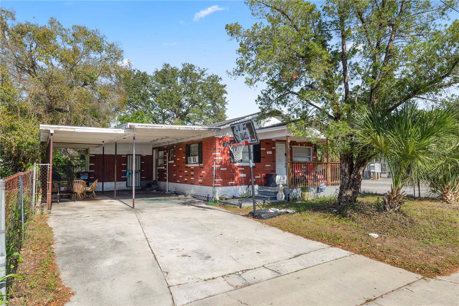 2910 E Emma St, FL