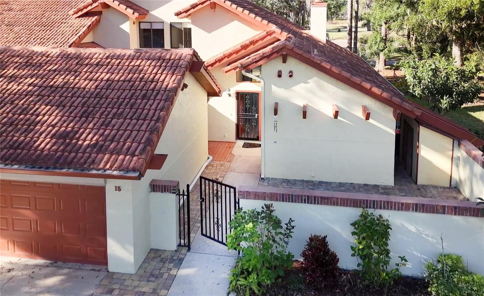 15 Village Circle, FL