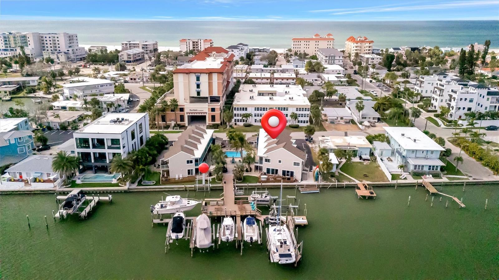 673 Bay Esplanade, FL