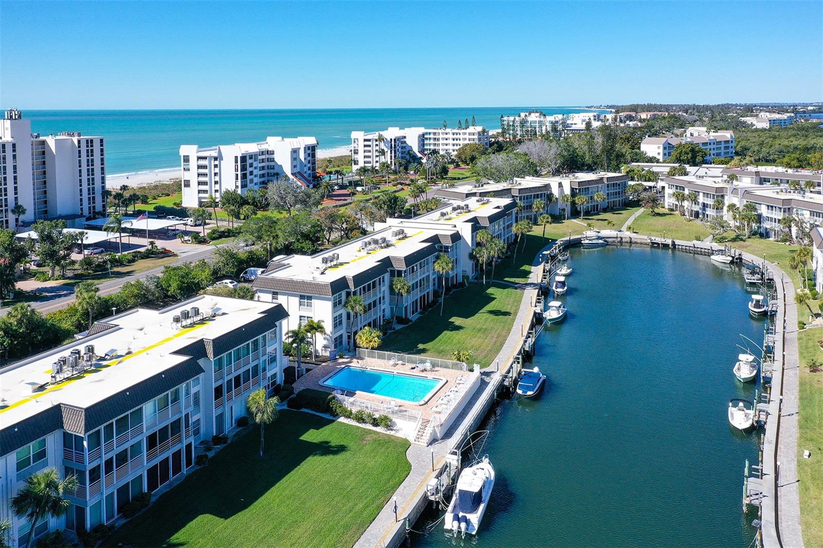 4360 Chatham Dr #305, FL