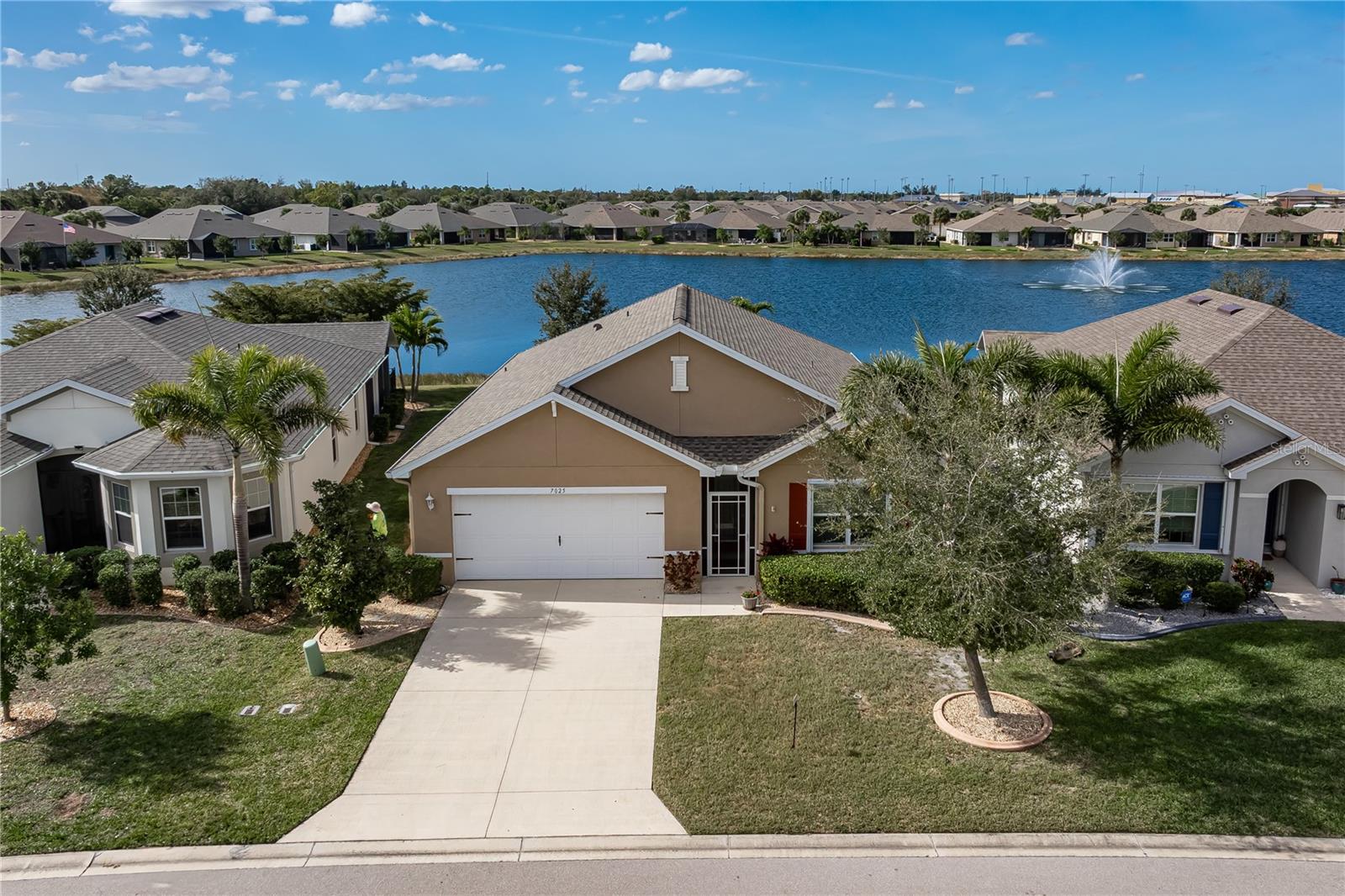 7025 Waterford Parkway, FL