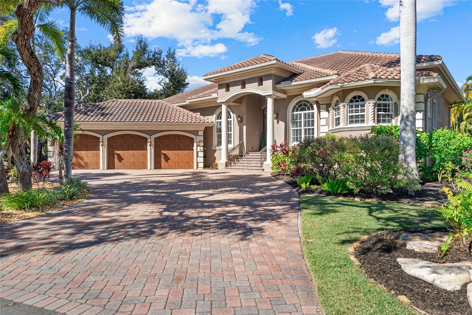 611 Tremont Street, FL
