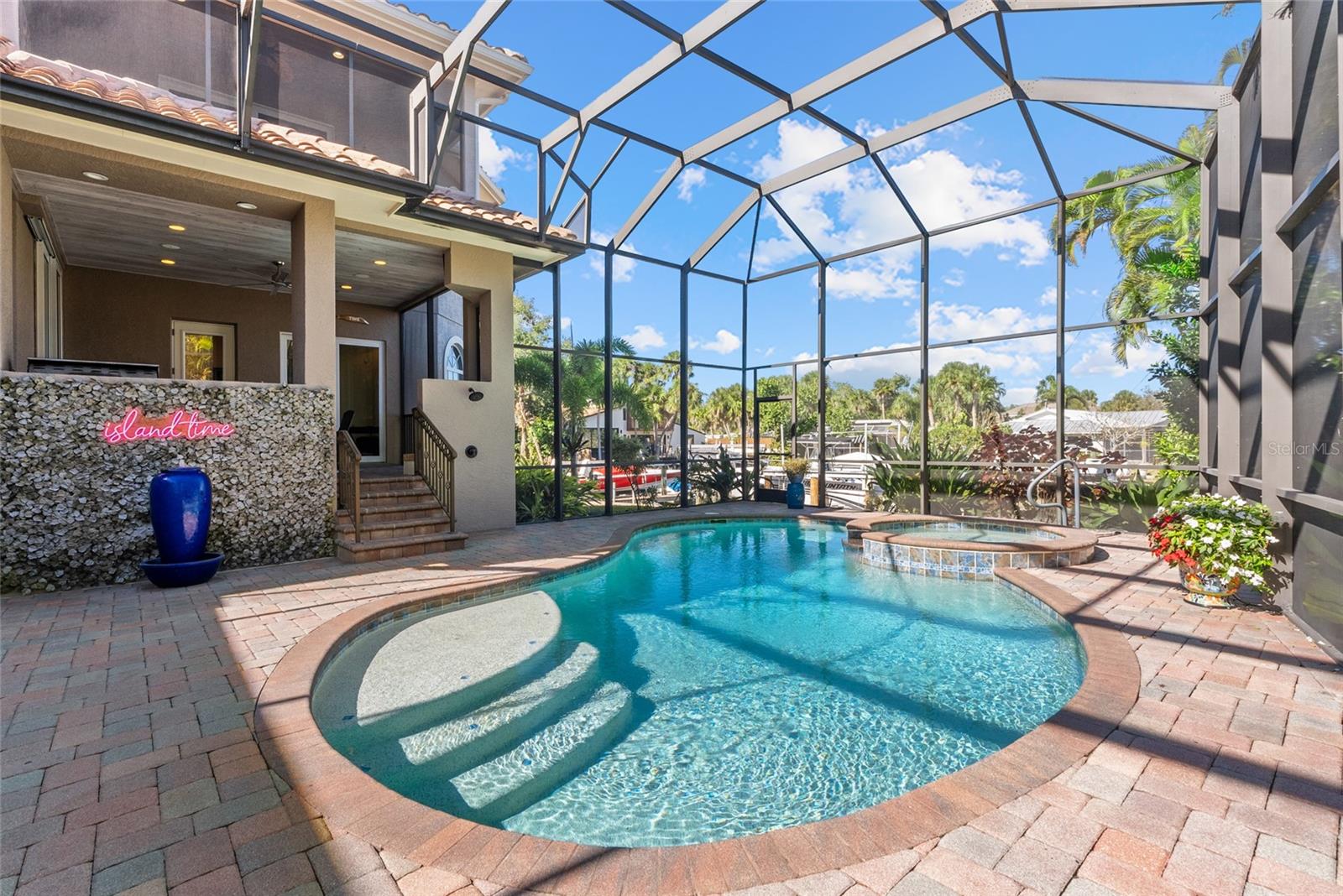 611 Tremont Street, FL