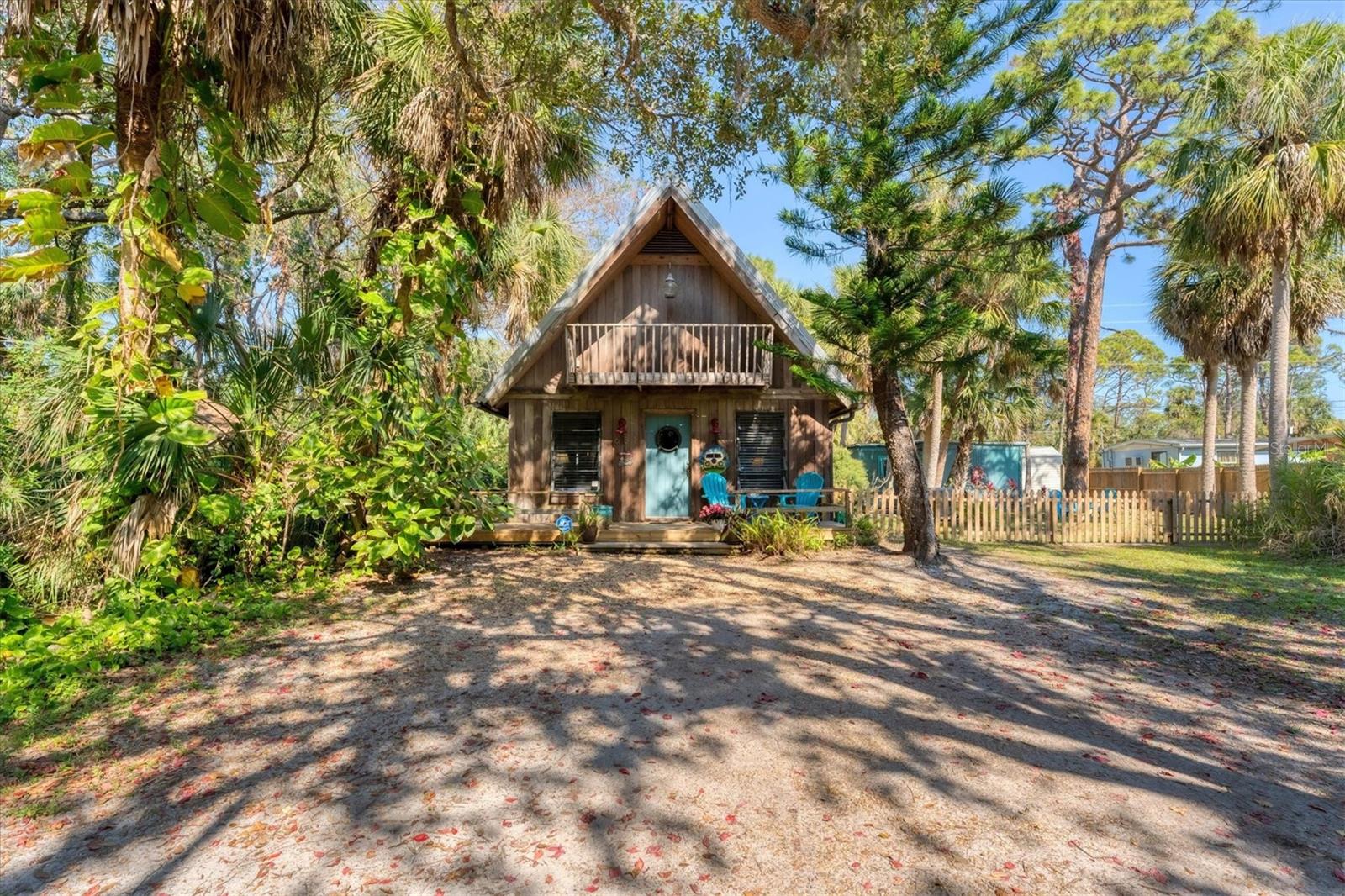 681 Olive St, FL