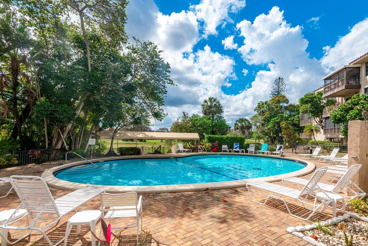 5961 N Falls Circle Dr #411, FL