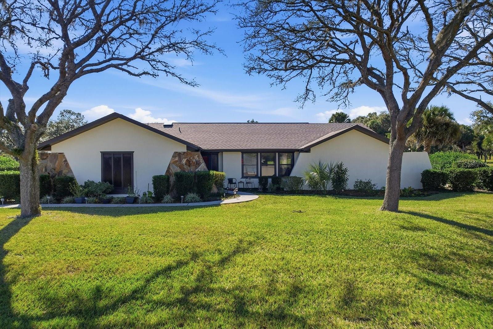 560 Falconry Court, FL