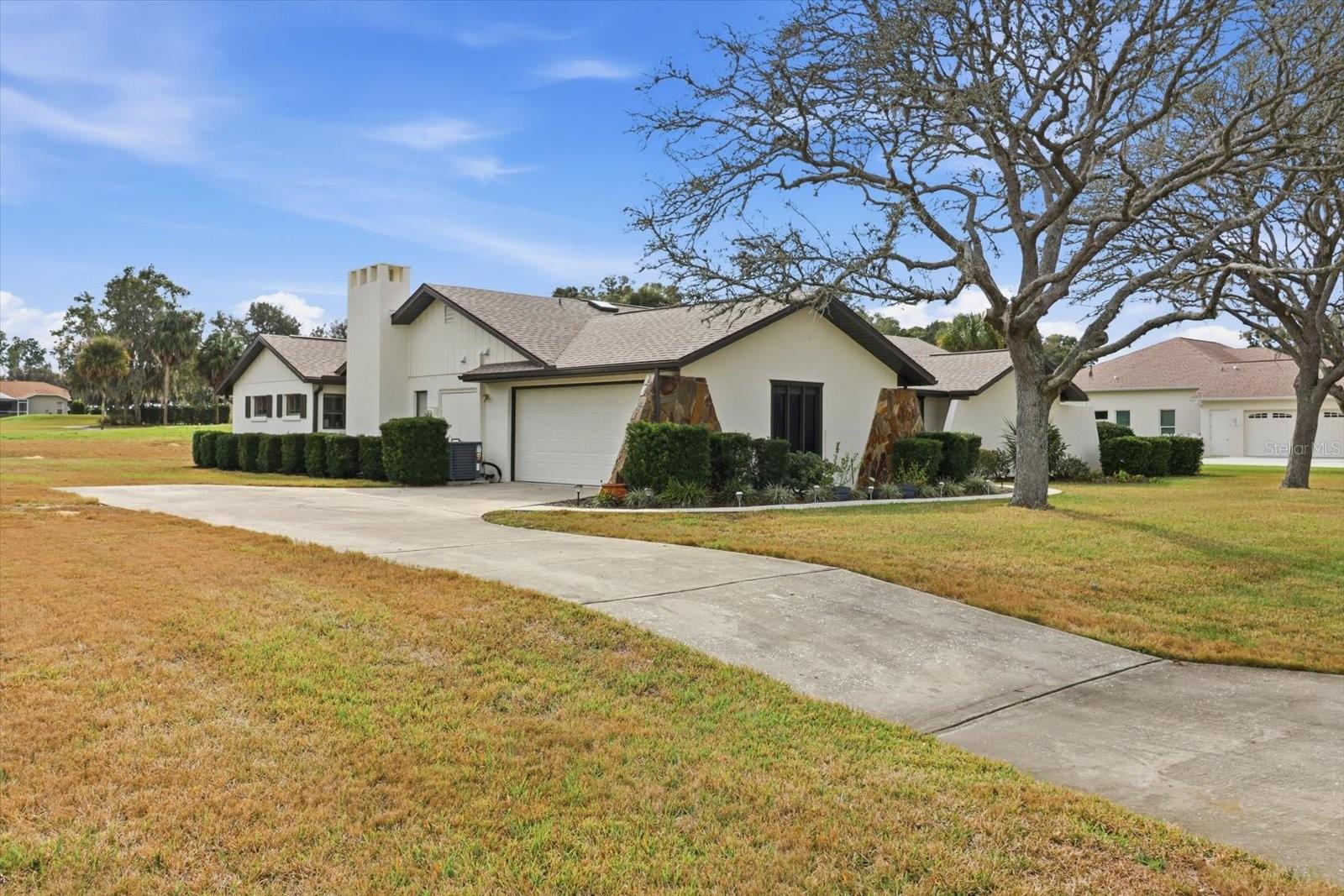 560 Falconry Court, FL