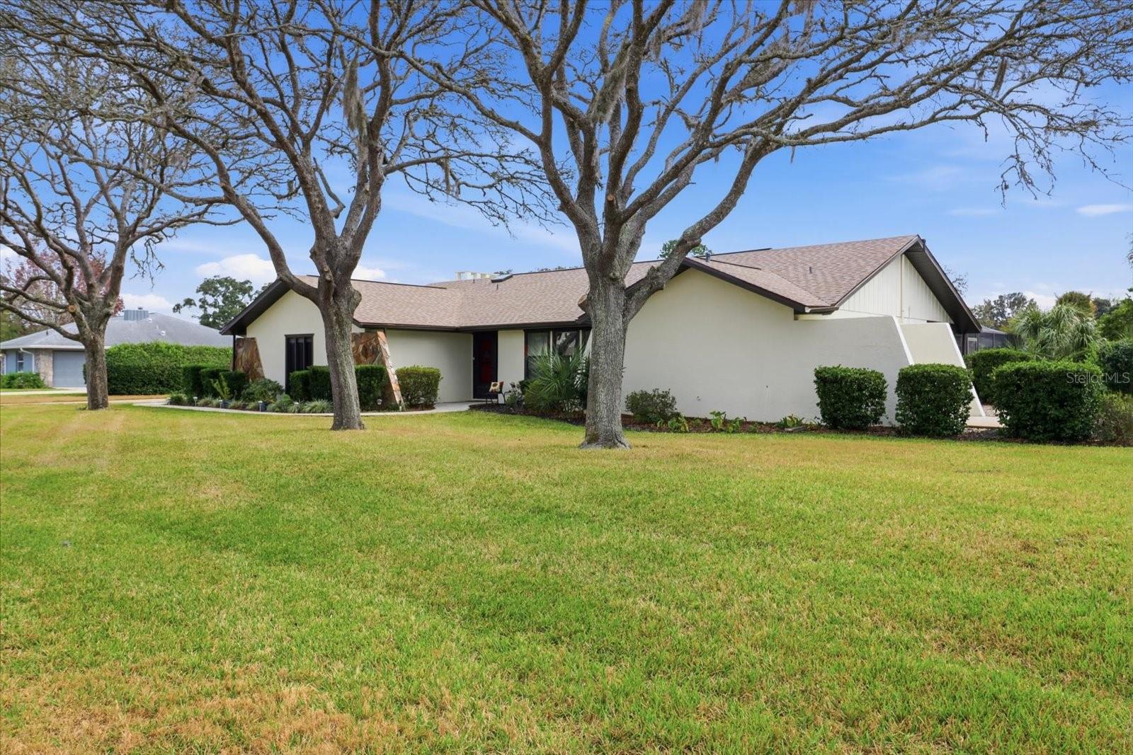 560 Falconry Court, FL