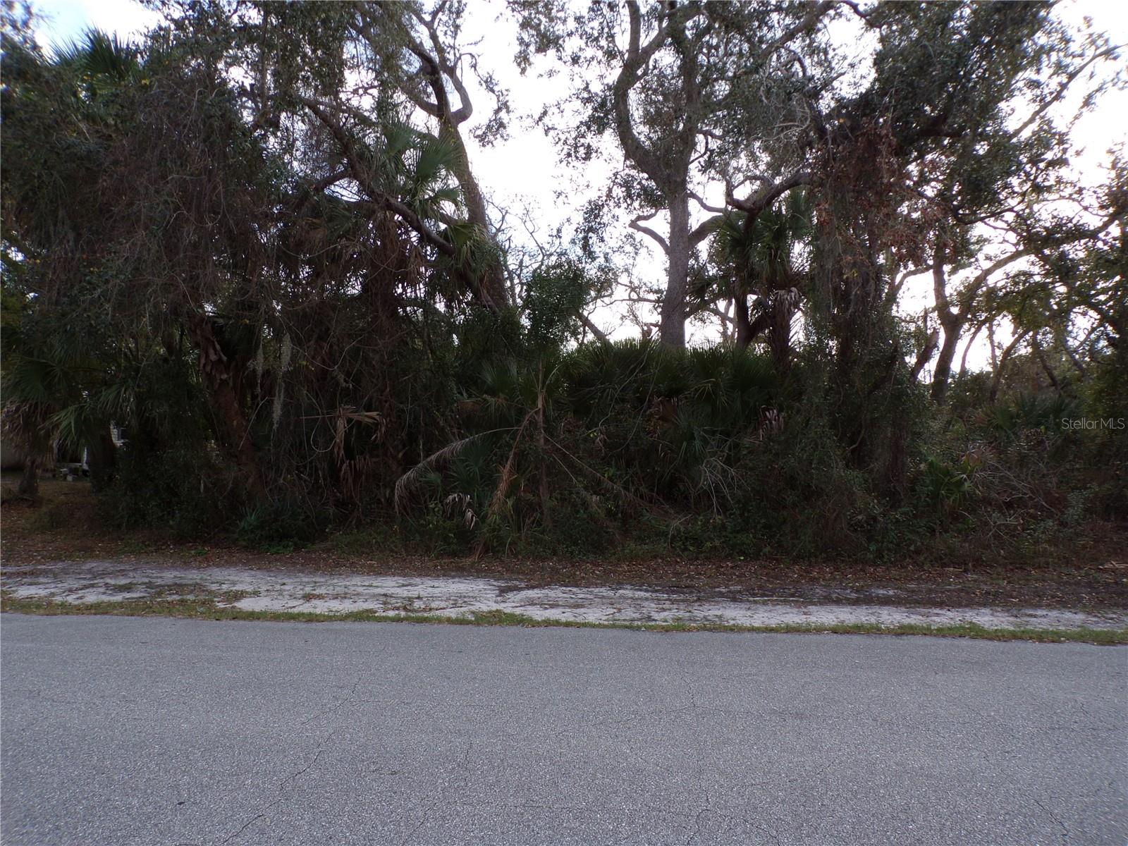 Tepee Ave, FL