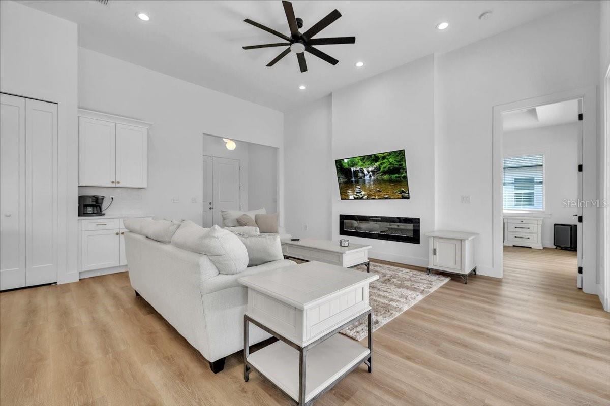 3083 Jeannin Drive, FL