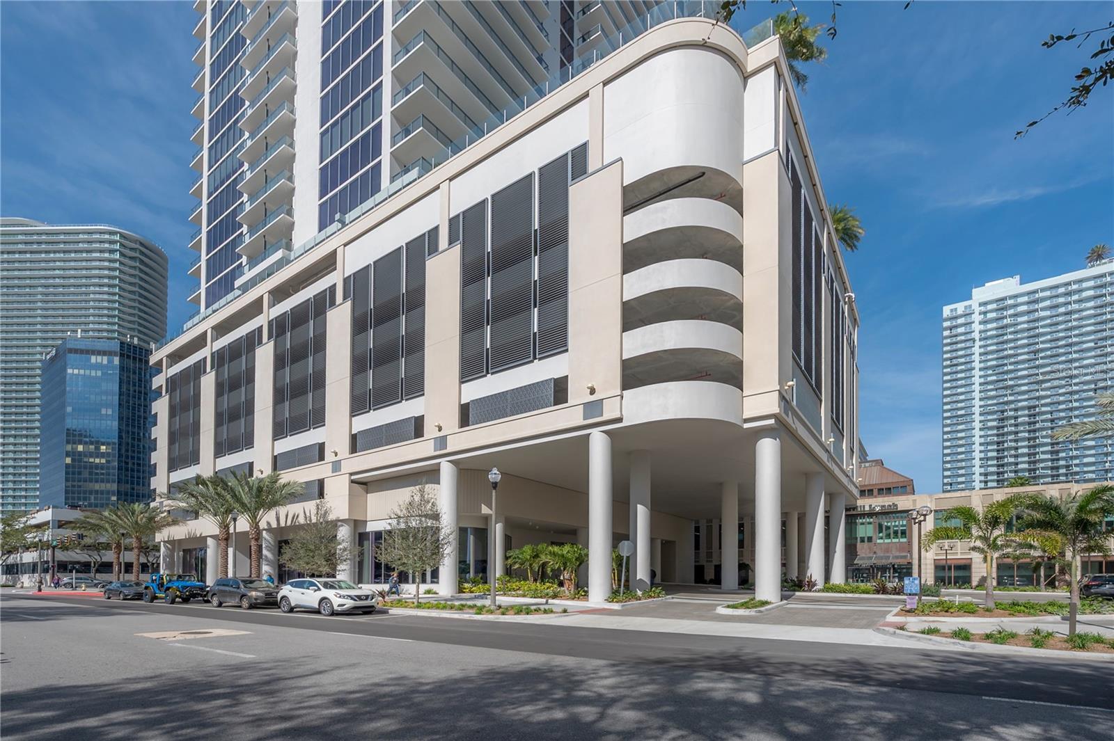 275 1st Ave S #1504, FL