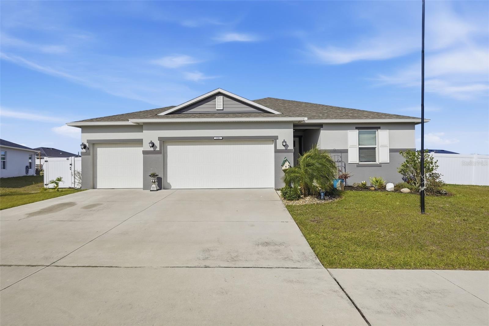 2201 Gladiolus Ln Ln, FL