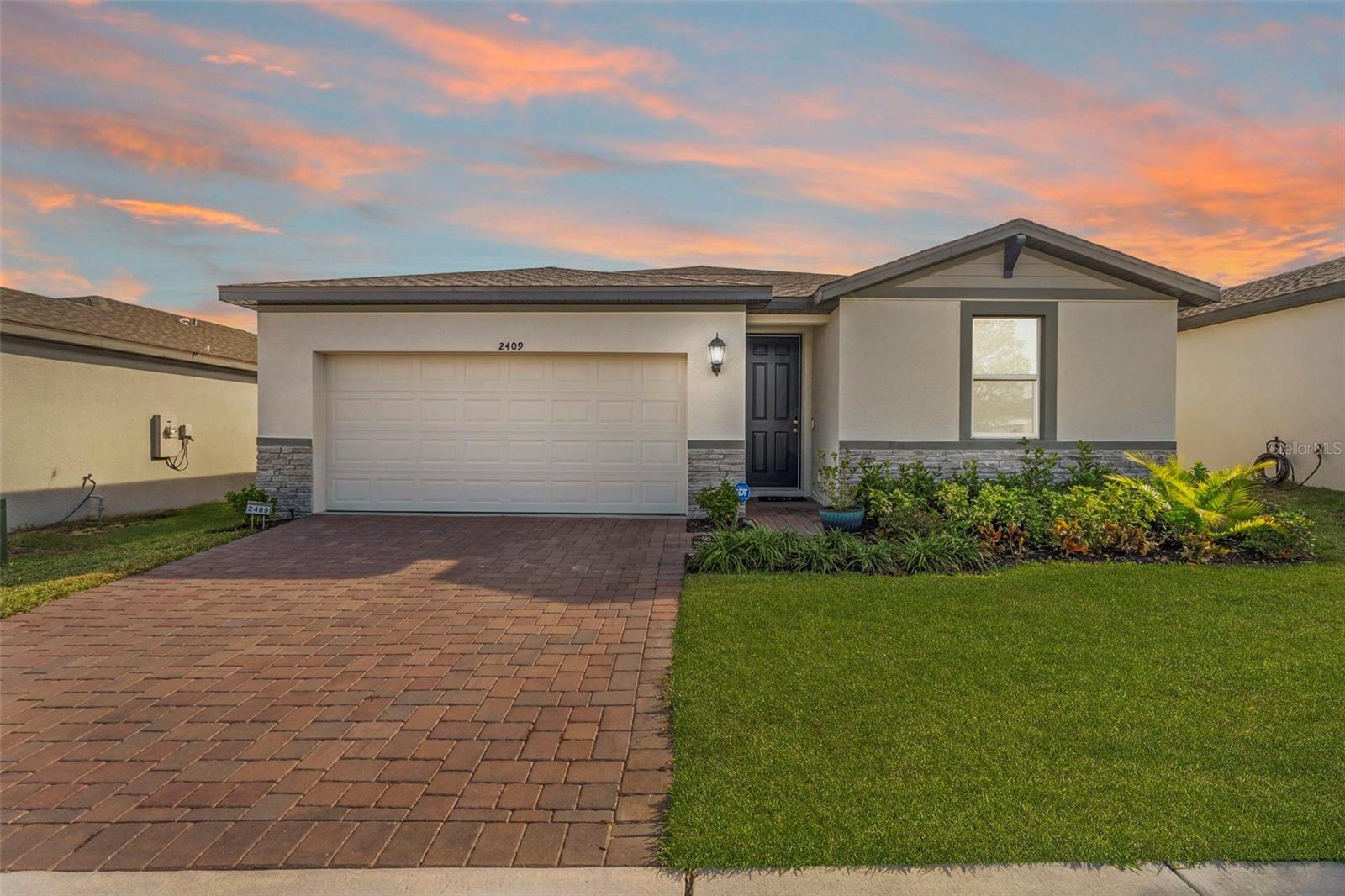 2409 White Tail St, FL