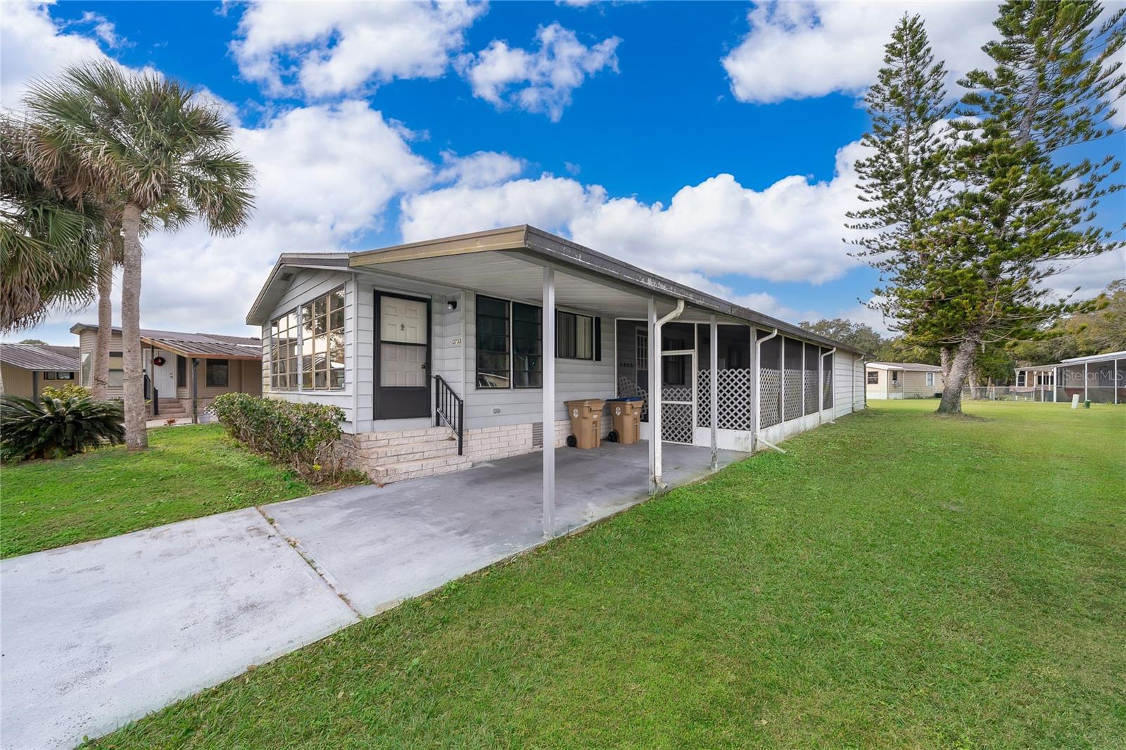 2733 Cranmoor Dr, FL