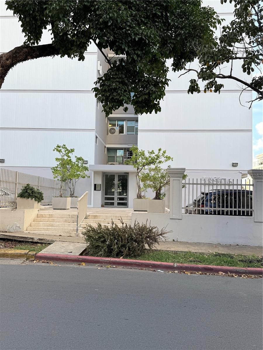 76 Kings Court 76 Kings Court #903, PR