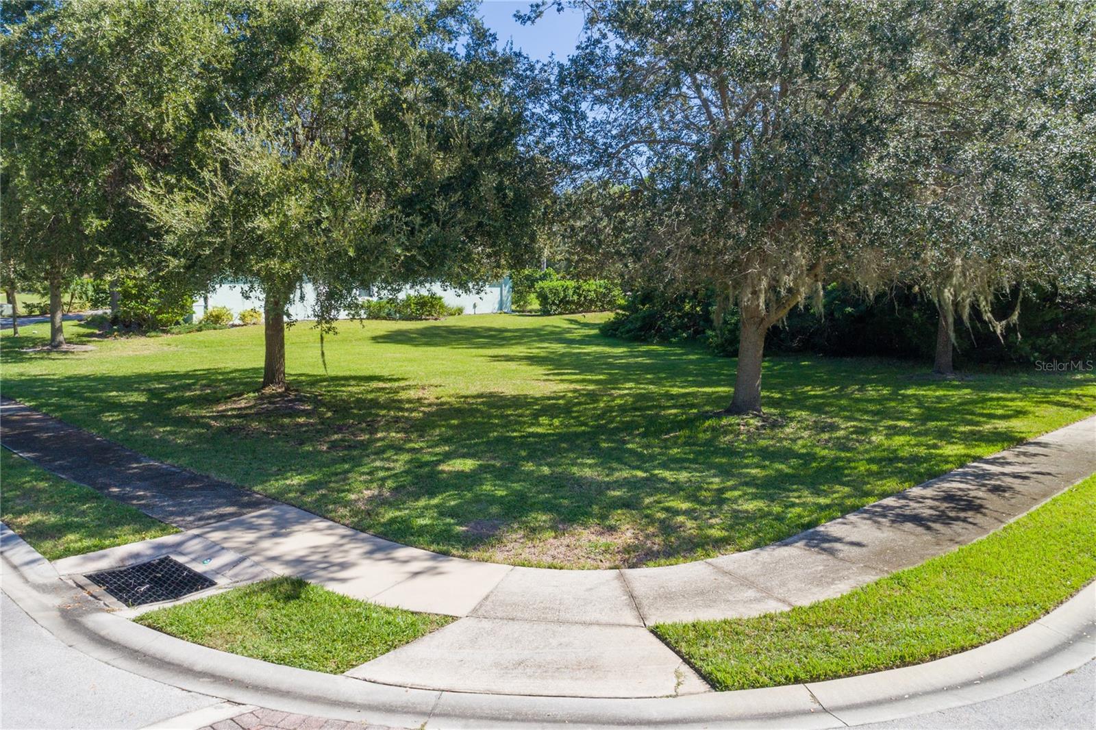 2 Holly Court, FL