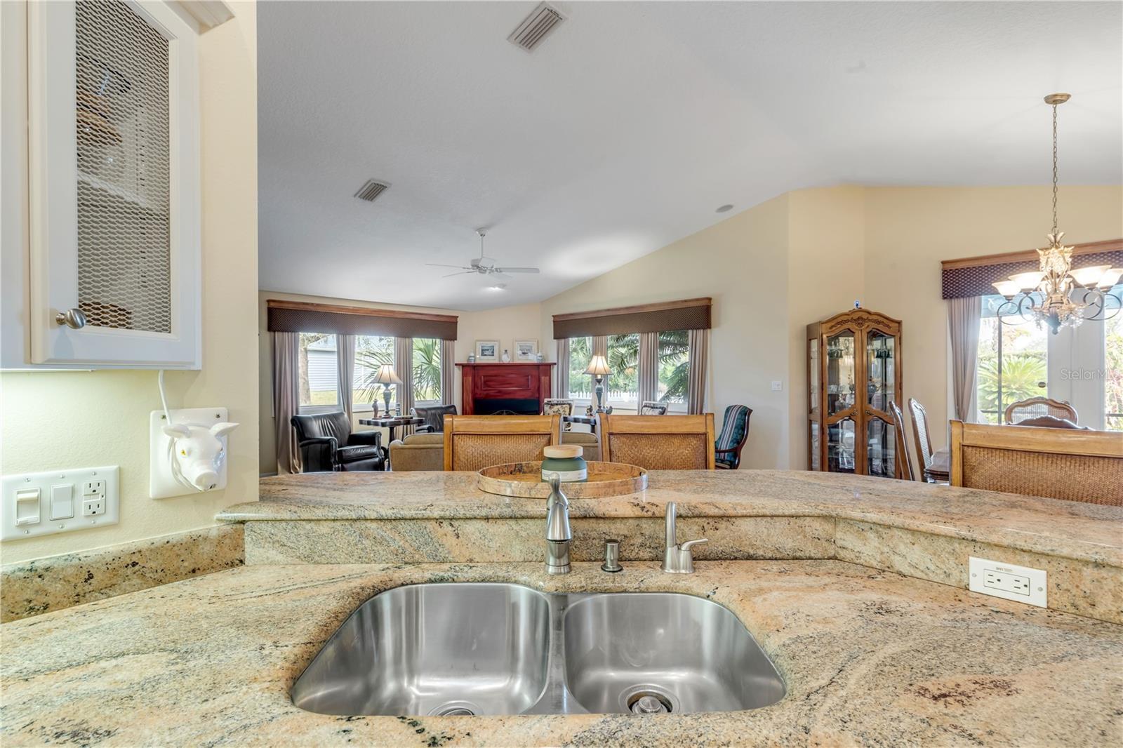 1098 Red Maple Way, FL