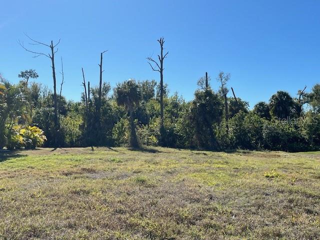 8 Tournament Rd, FL