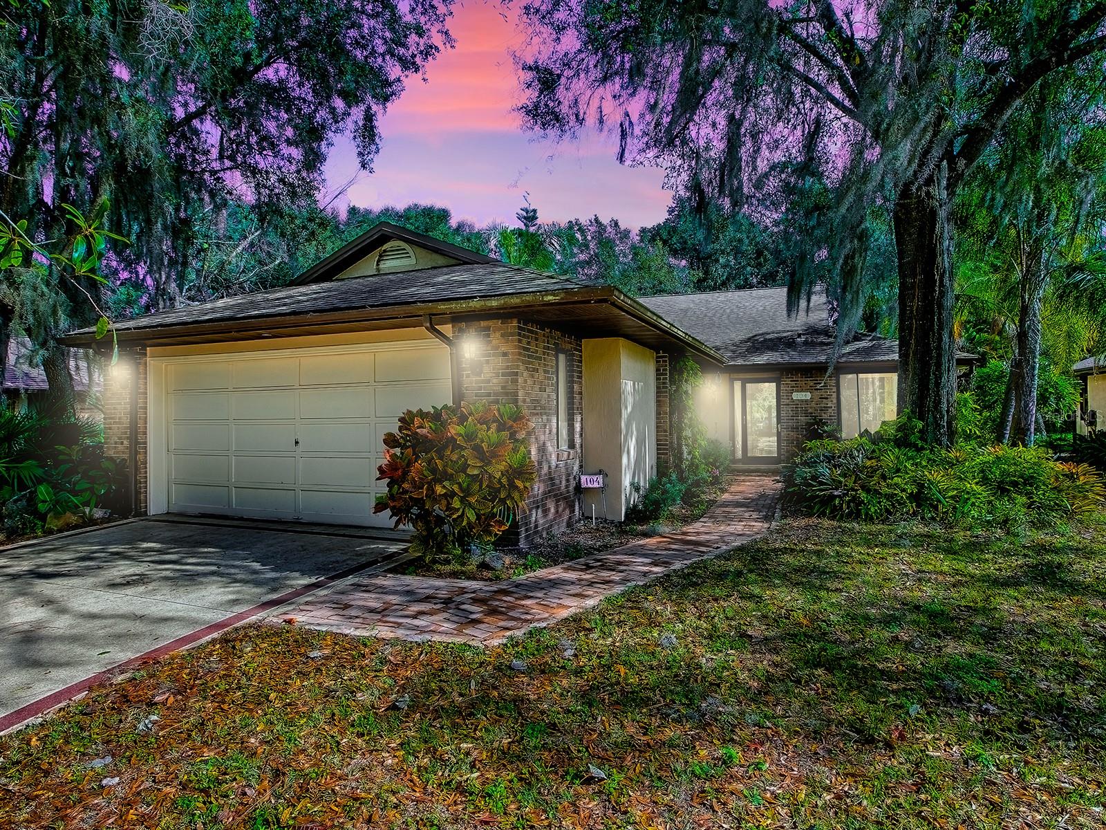104 Waterwood Dr, FL