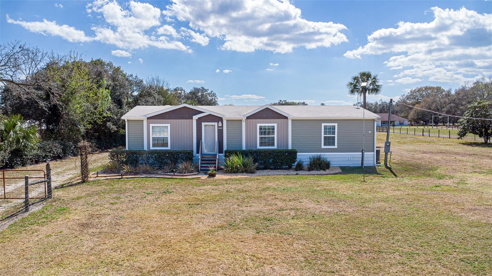26444 County Road 44a, FL