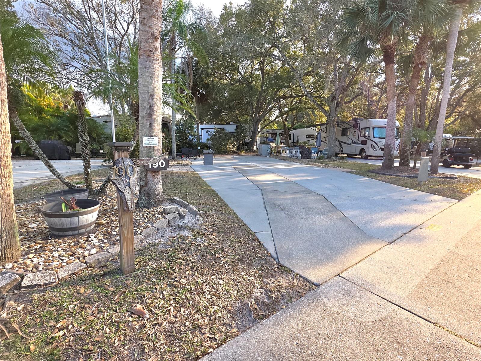 190 Longhorn Dr, FL