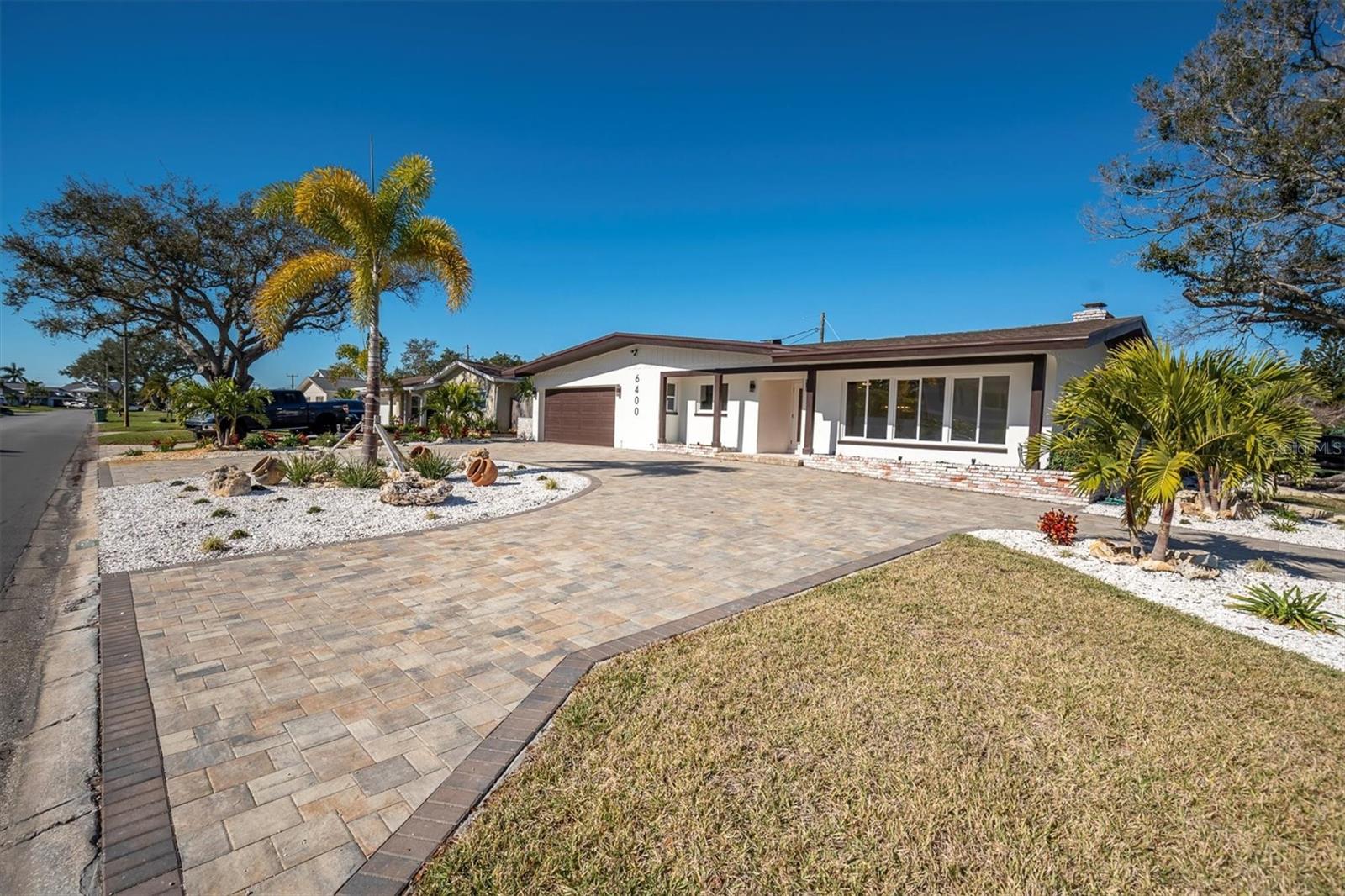 6400 Mockingbird Way, FL