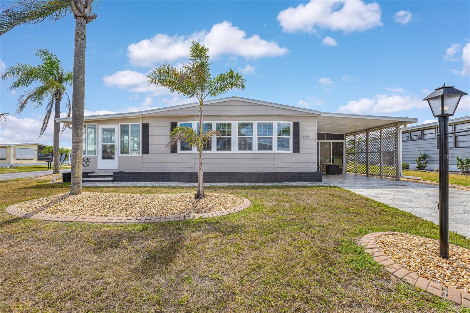 639 La Jolla Cir, FL