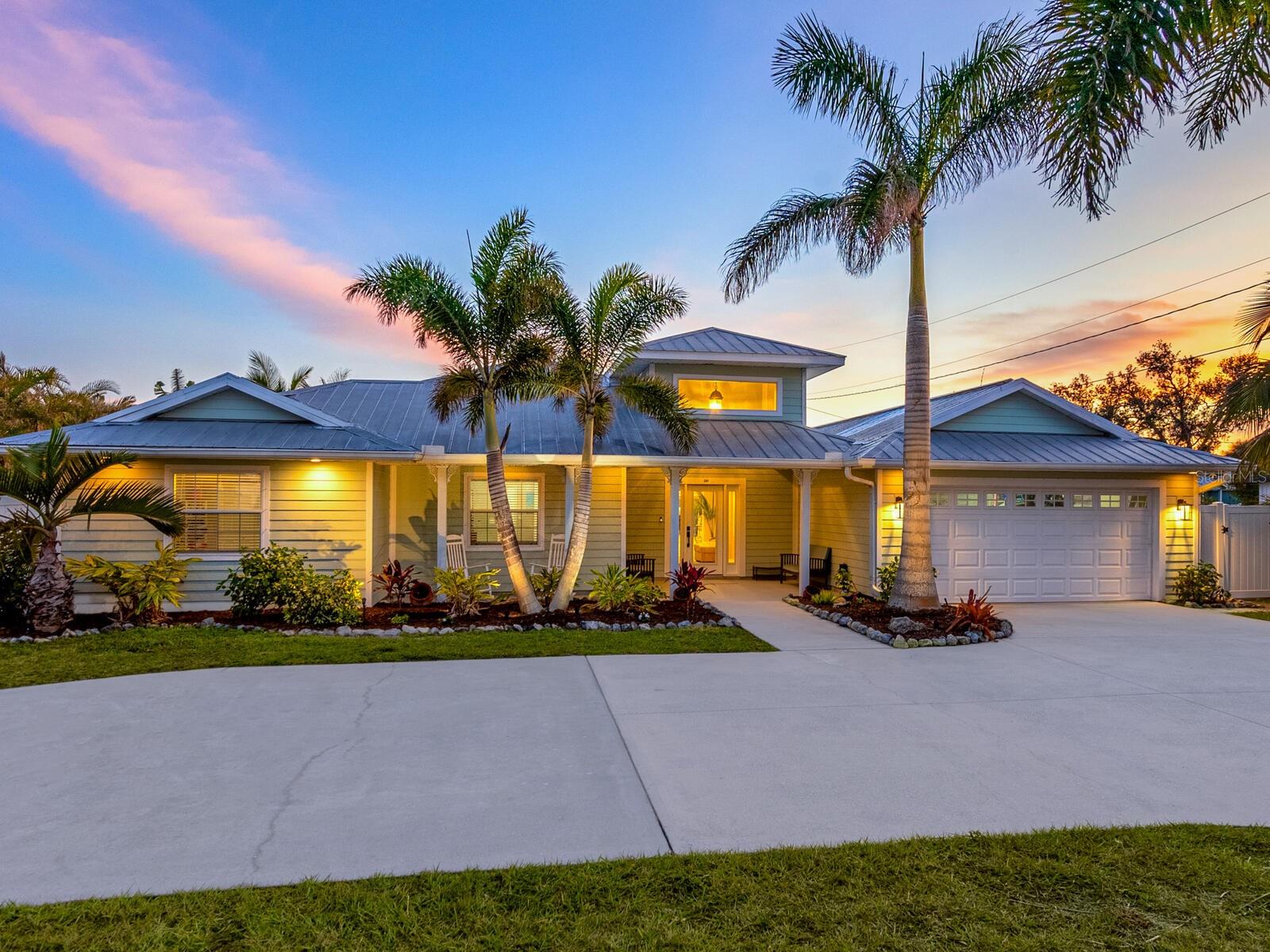 221 Lychee Rd, FL