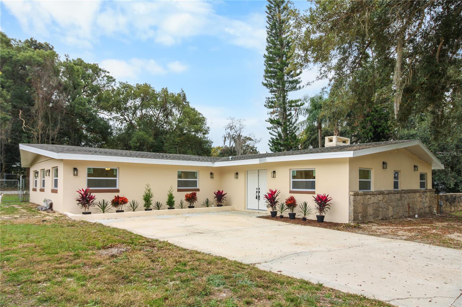 2524 Blue Lake Ct, FL