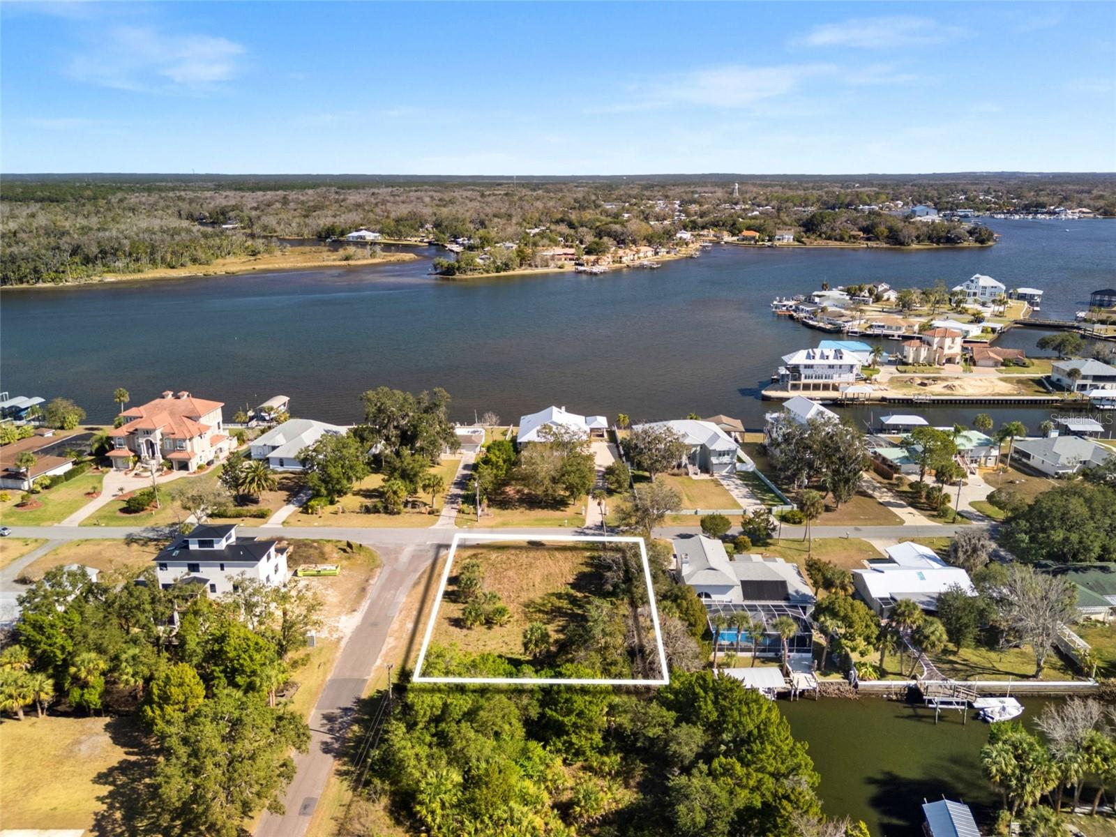 2262 Watersedge Drive, FL