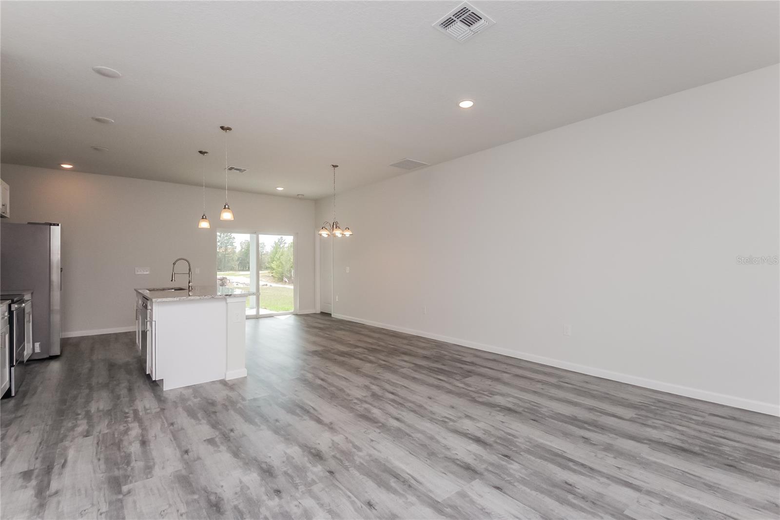 137 Violet Ct, FL