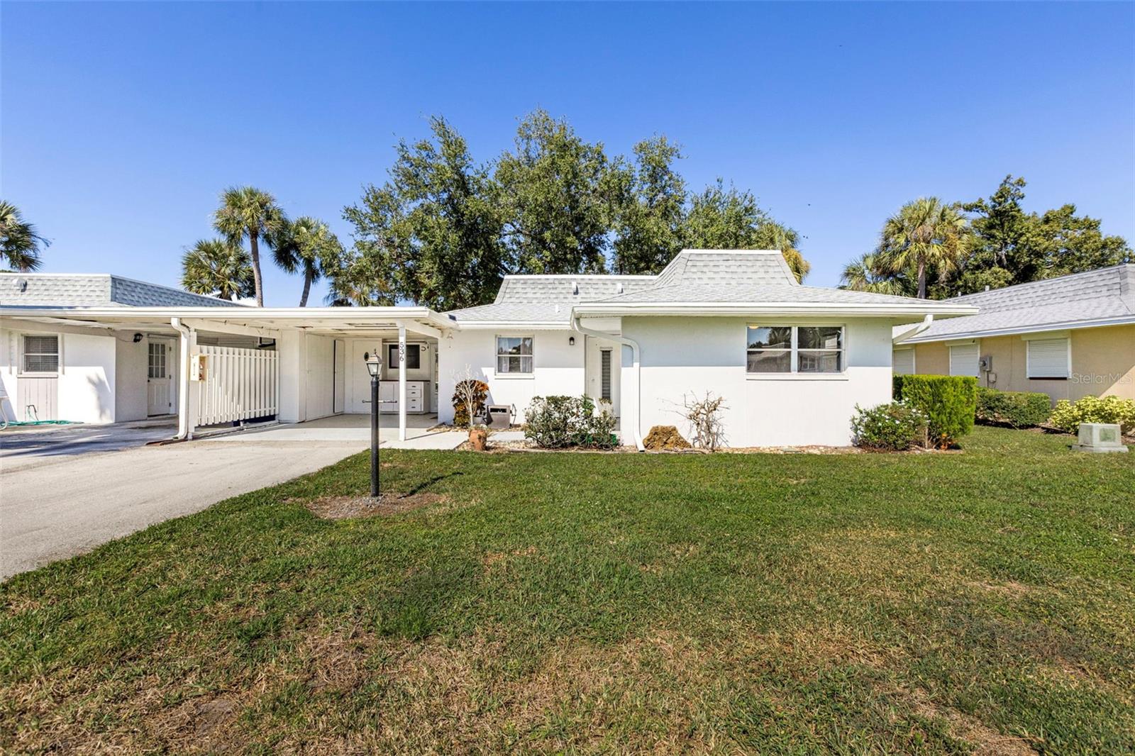 536 Pangola Dr, FL
