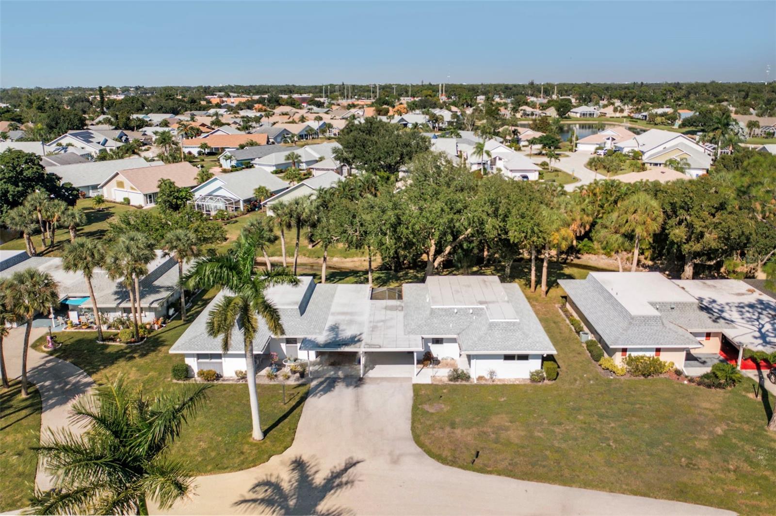 536 Pangola Drive, FL