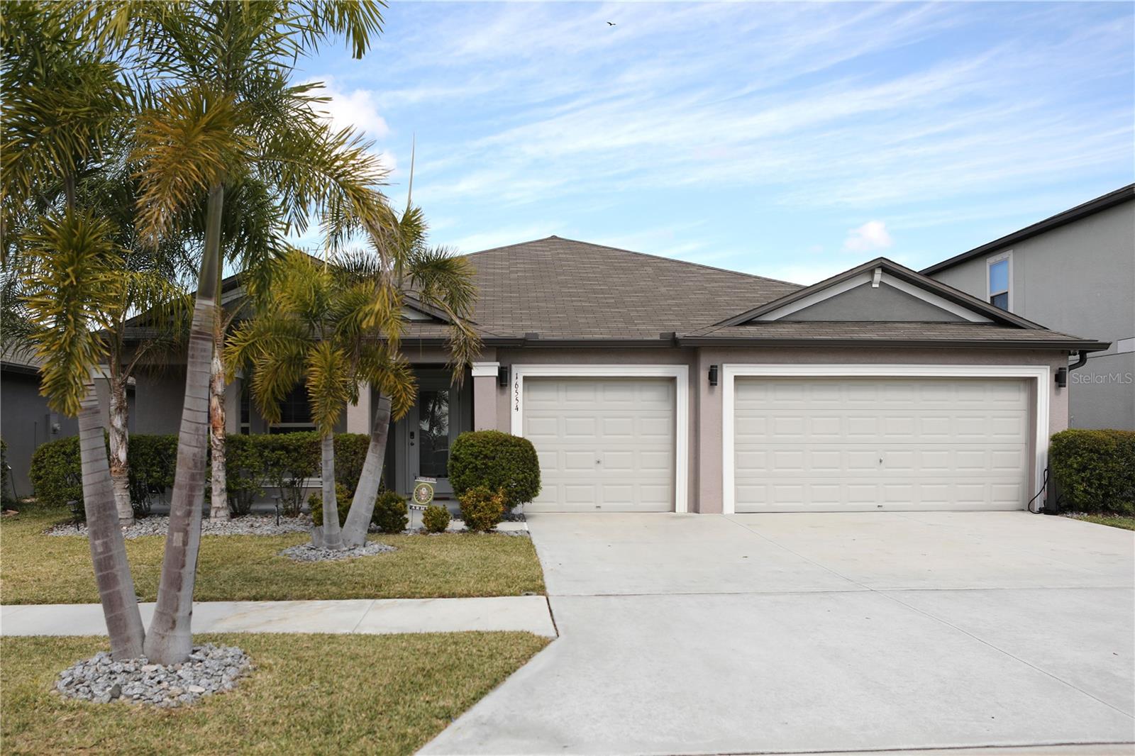16554 Delia St, FL