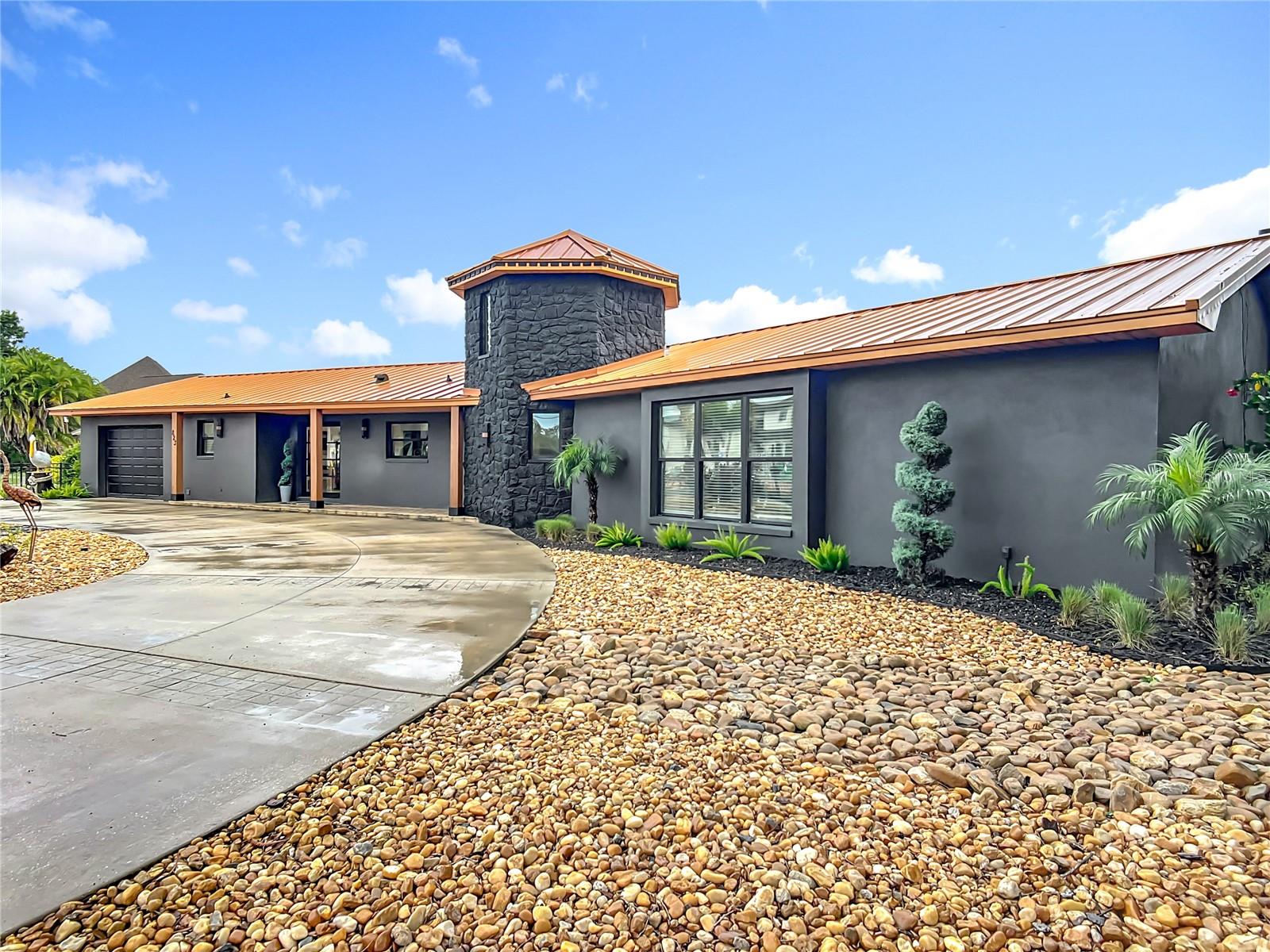 823 Kings Bay Drive, FL