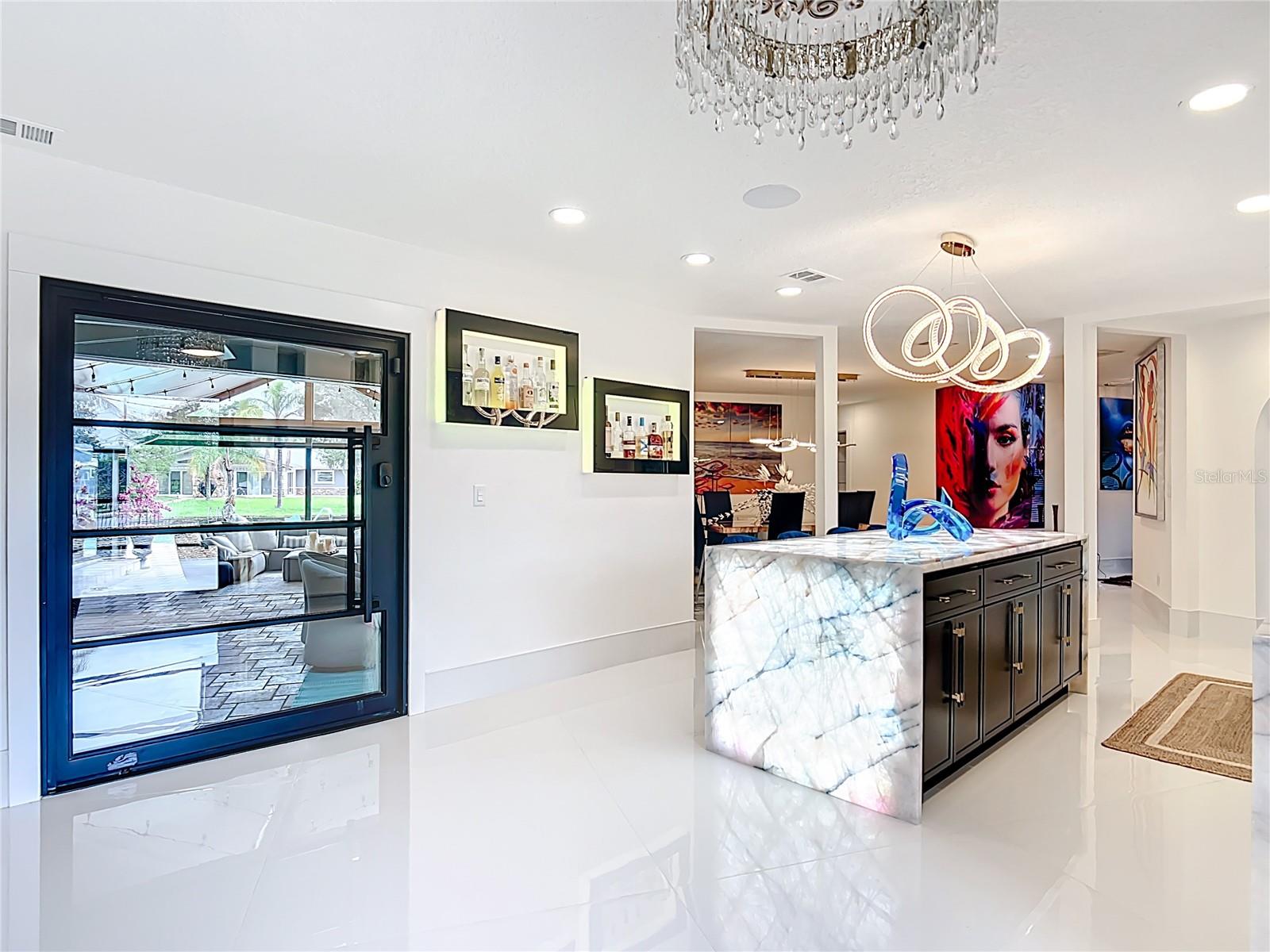 823 Kings Bay Drive, FL