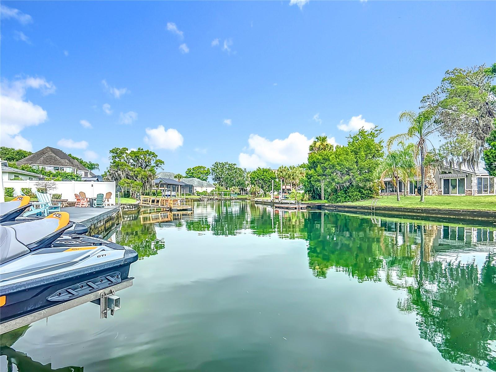 823 Kings Bay Drive, FL