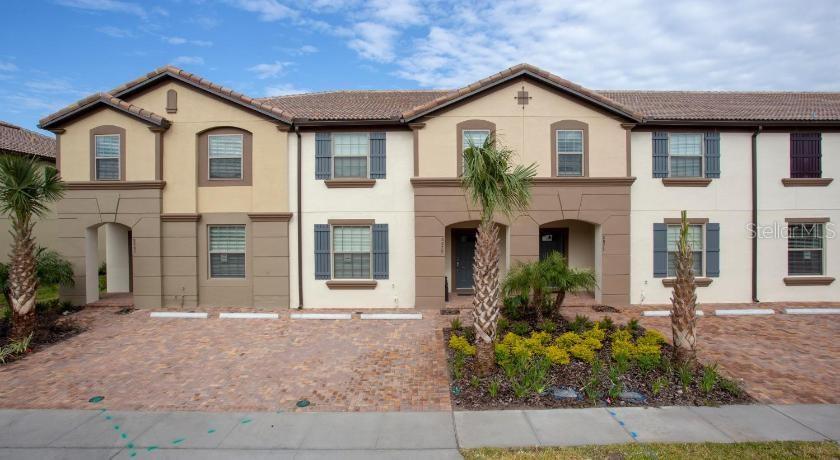 8879 Geneve Ct, FL