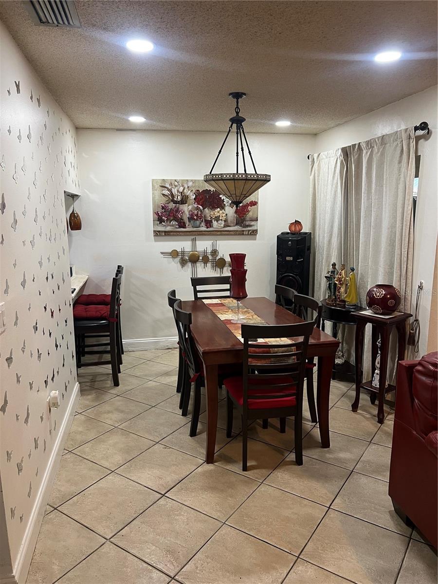 437 Hunter Circle, FL