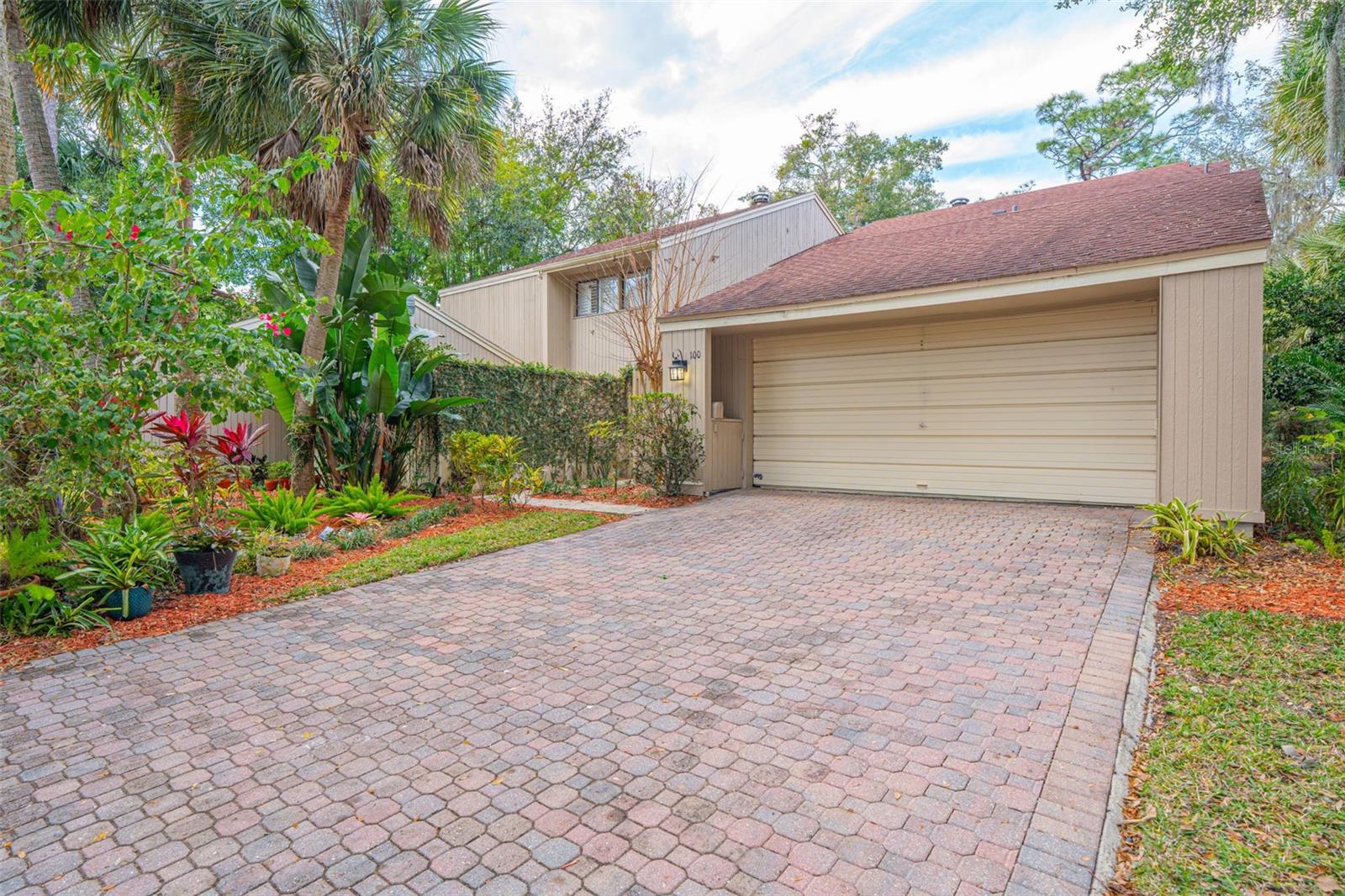 100 Hidden Oak Dr, FL
