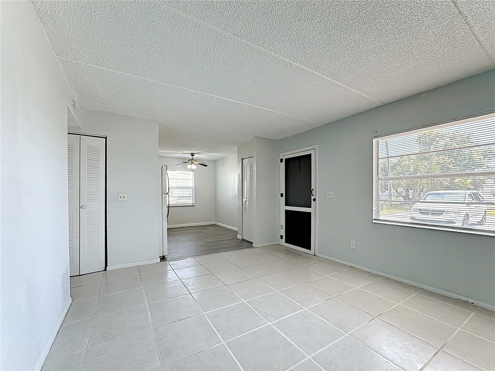 694 Michigan Ct #4, FL