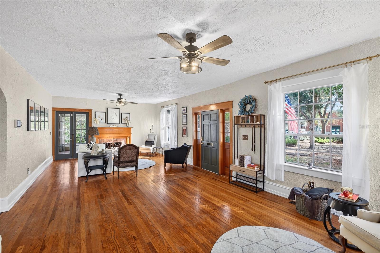 1305 Washington Avenue, FL