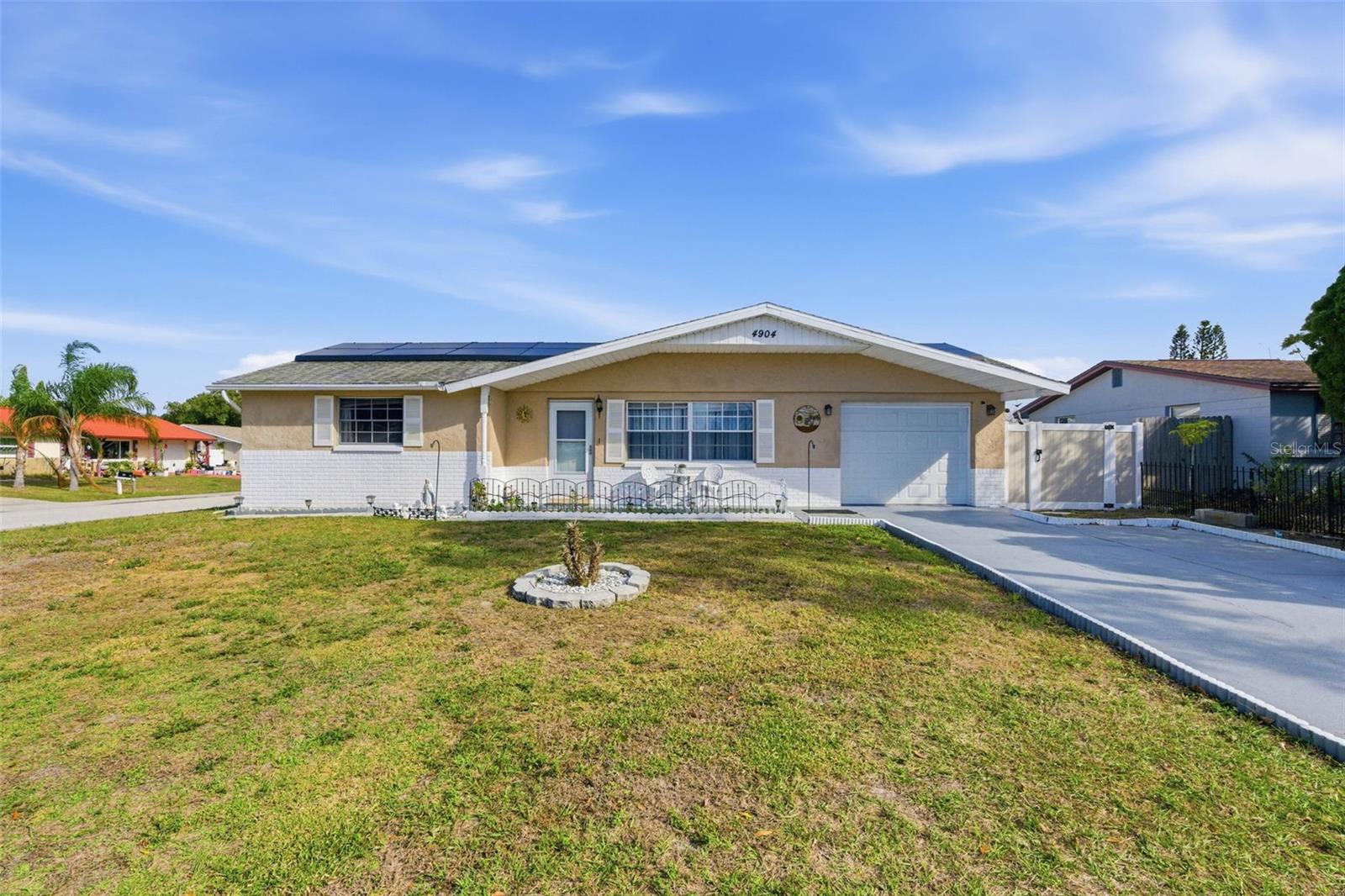 4904 Elmwood Street, FL
