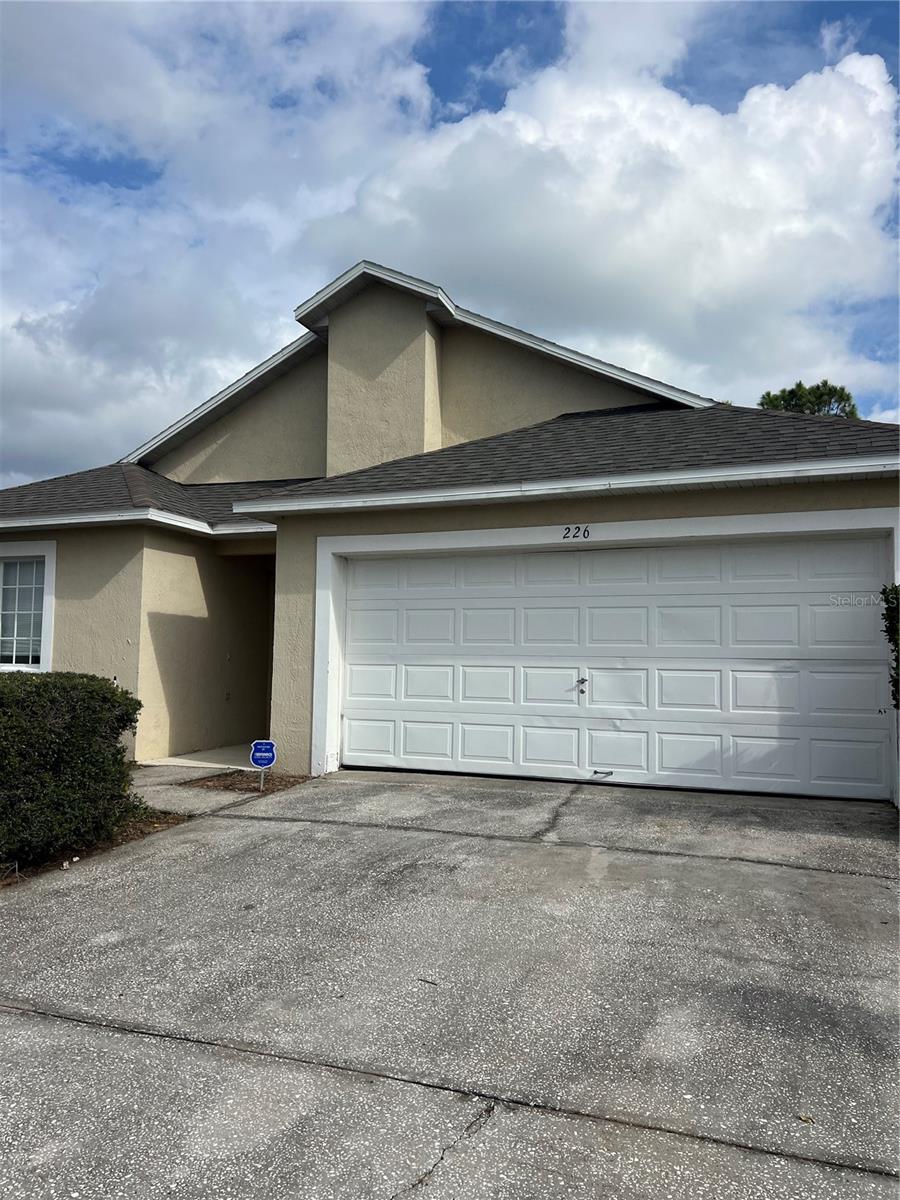 226 Hillcrest Dr, FL