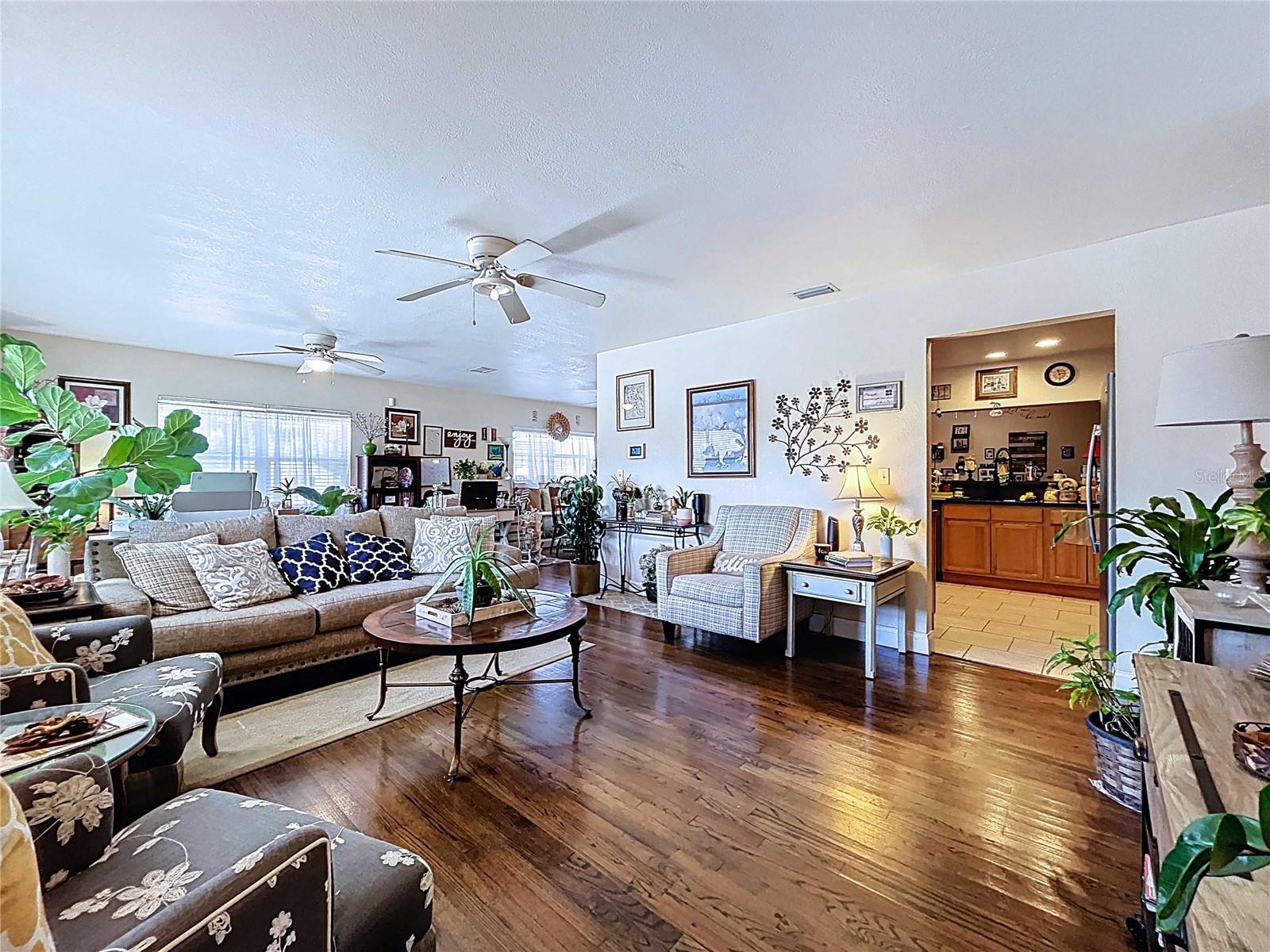 717 End Crescent, FL