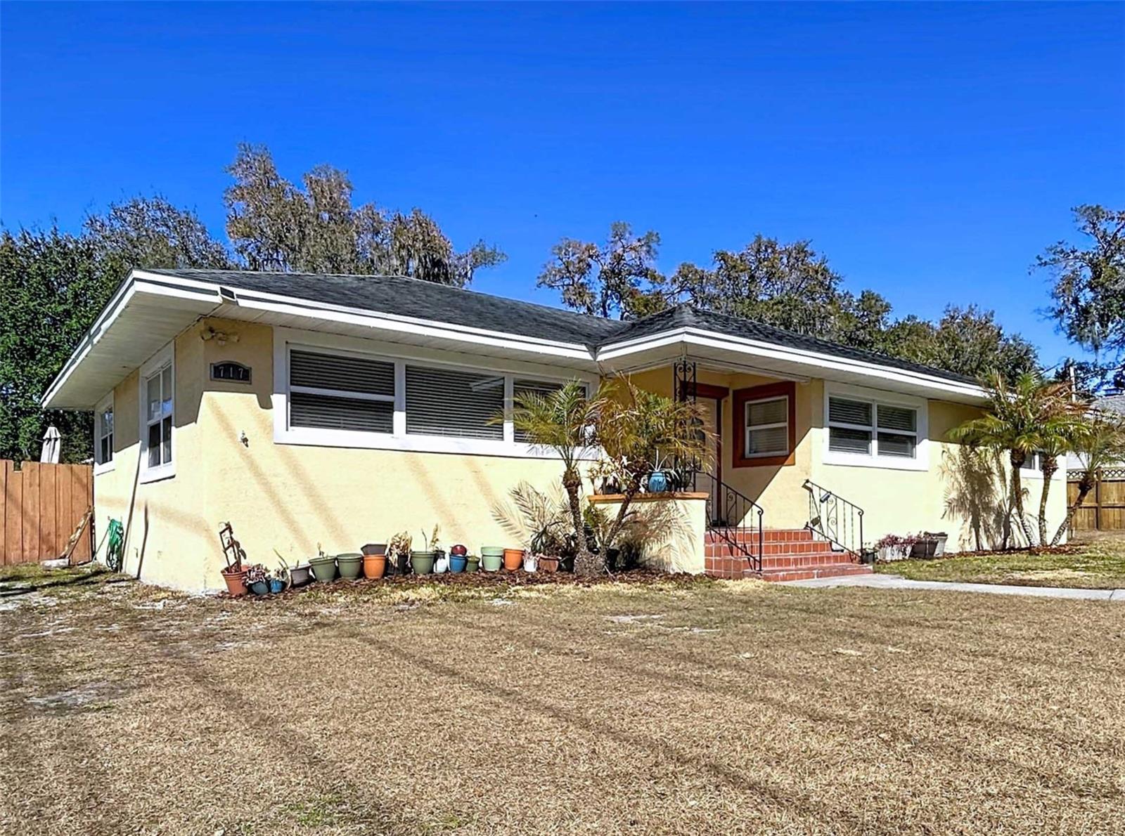 717 End Crescent, FL
