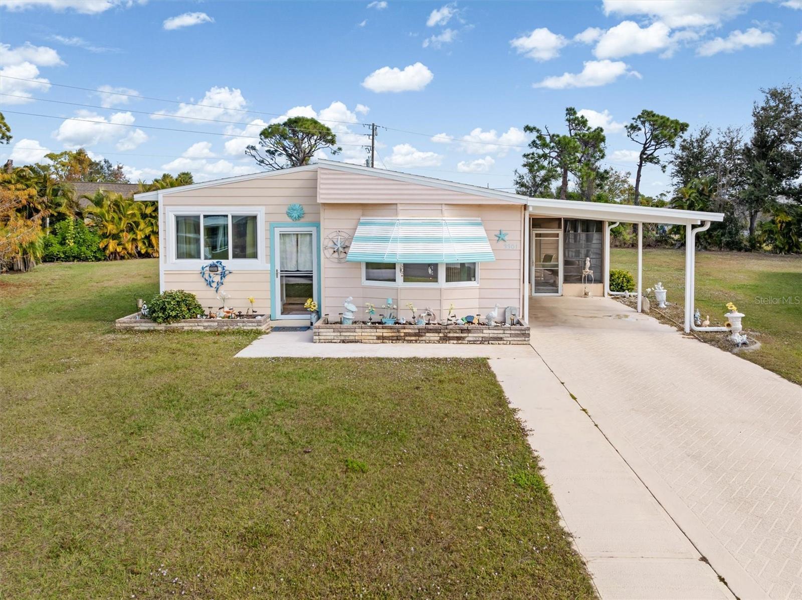 3301 Goldfinch Ln, FL