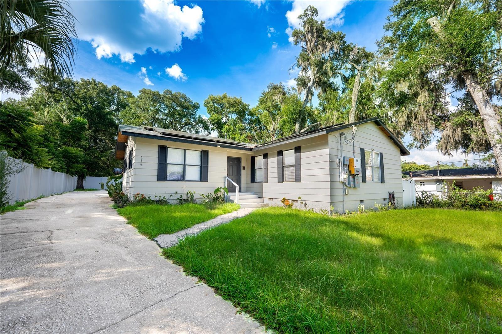 535 W Division St, FL