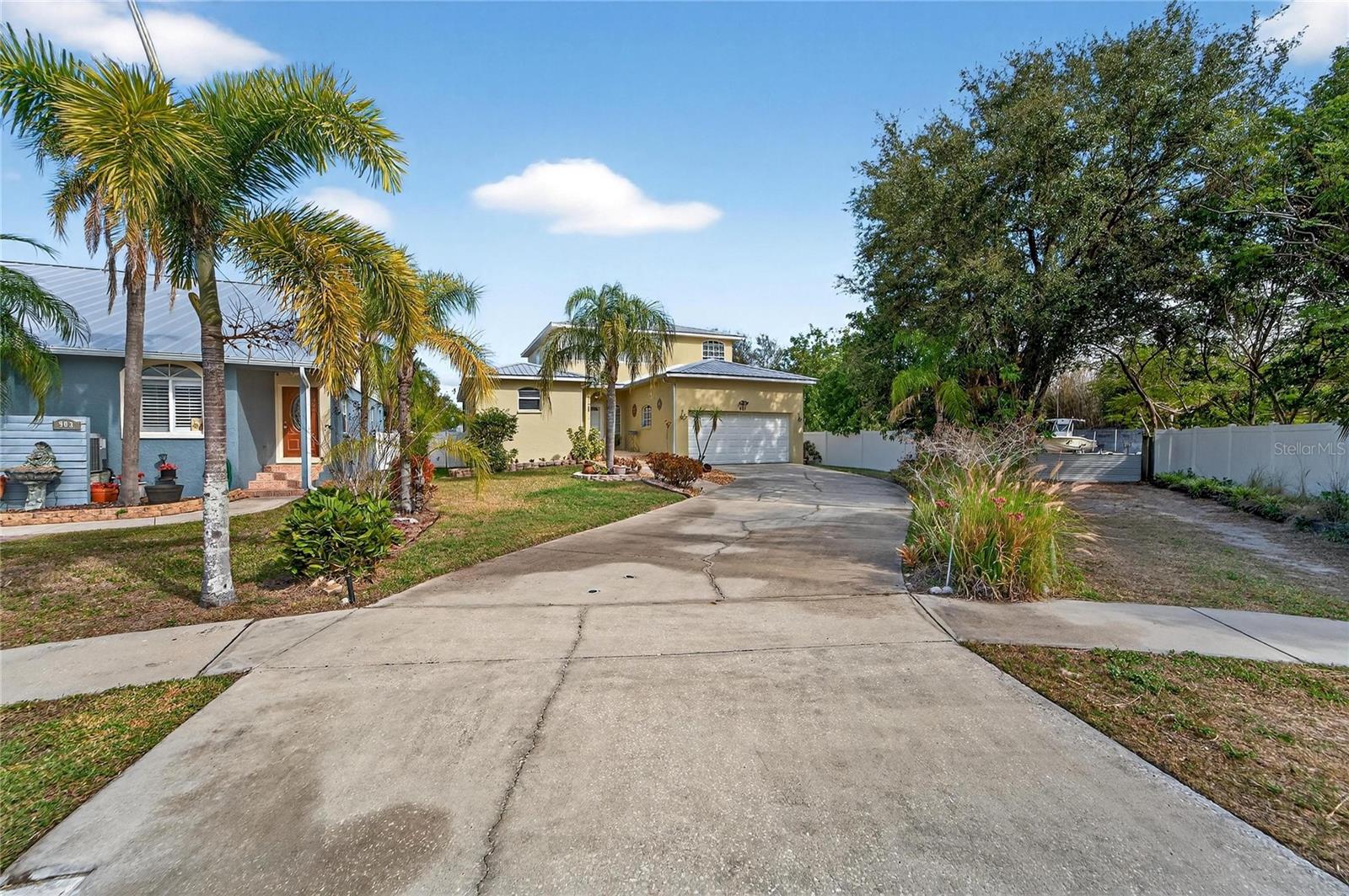 901 Shagos Drive, FL